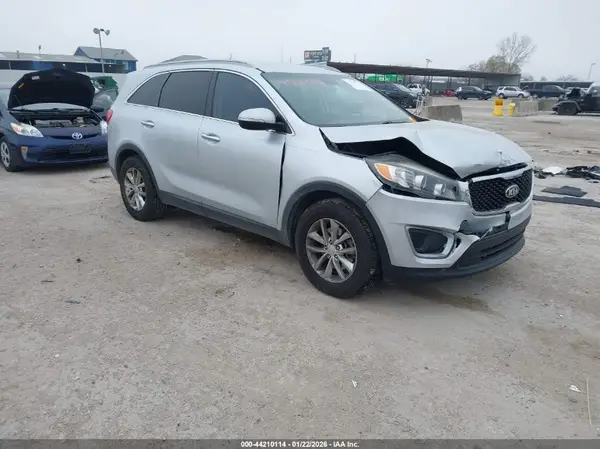 5XYPG4A54GG017125 2016 KIA SORENTO - Image 1