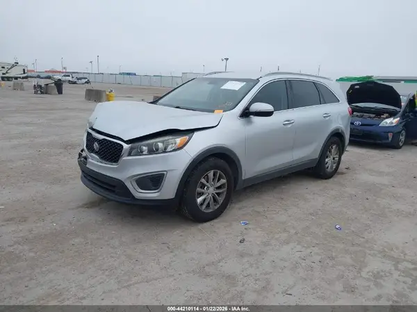 5XYPG4A54GG017125 2016 KIA SORENTO - Image 2
