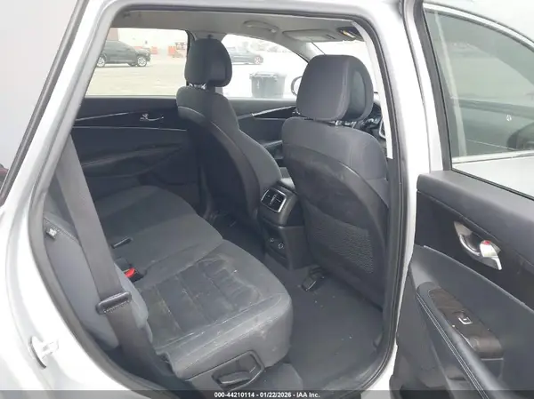 5XYPG4A54GG017125 2016 KIA SORENTO - Image 8