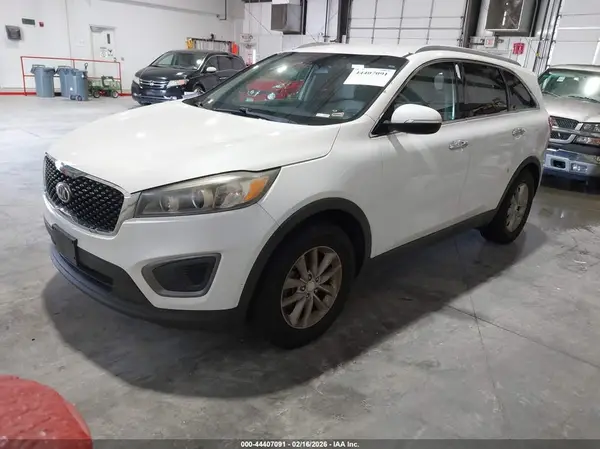 5XYPG4A54GG021286 2016 KIA SORENTO - Image 2