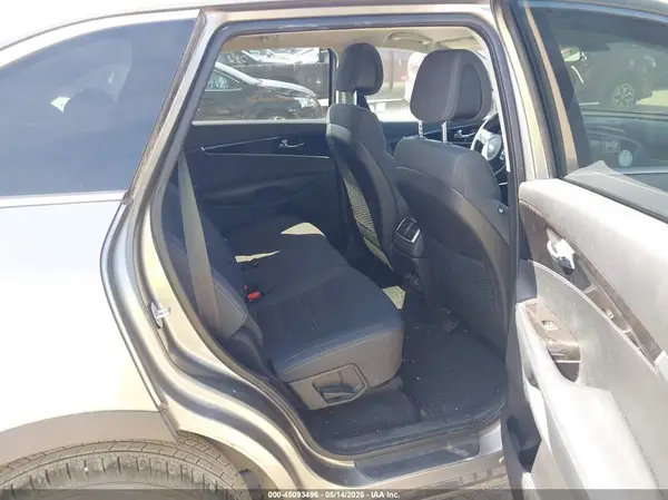 5XYPG4A54GG022812 2016 KIA SORENTO - Image 8