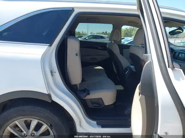 5XYPG4A54GG108668 2016 KIA SORENTO - Image 8