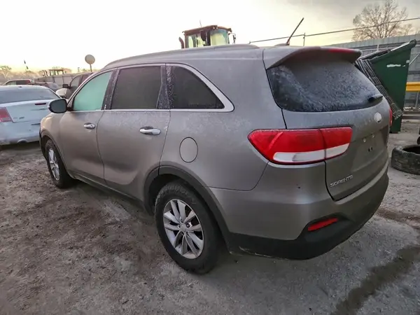 5XYPG4A54HG189088 2017 KIA SORENTO - Image 2