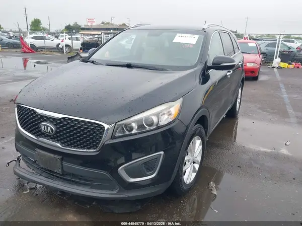 5XYPG4A54HG196381 2017 KIA SORENTO - Image 2
