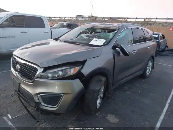 5XYPG4A54HG201370 2017 KIA SORENTO - Image 2