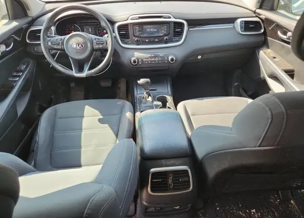 5XYPG4A54HG208044 2017 KIA SORENTO - Image 8