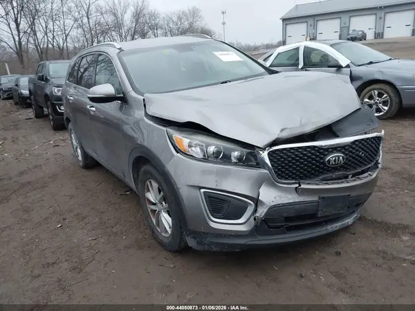 5XYPG4A54HG218377 2017 KIA SORENTO - Image 1