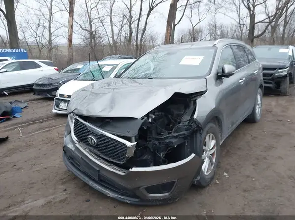 5XYPG4A54HG218377 2017 KIA SORENTO - Image 2