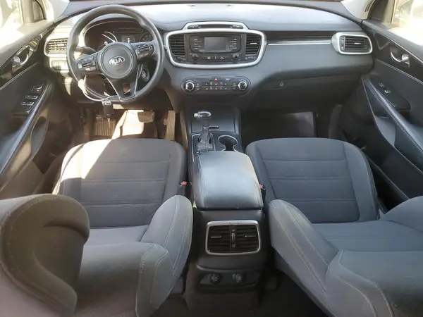 5XYPG4A54HG218833 2017 KIA SORENTO - Image 8