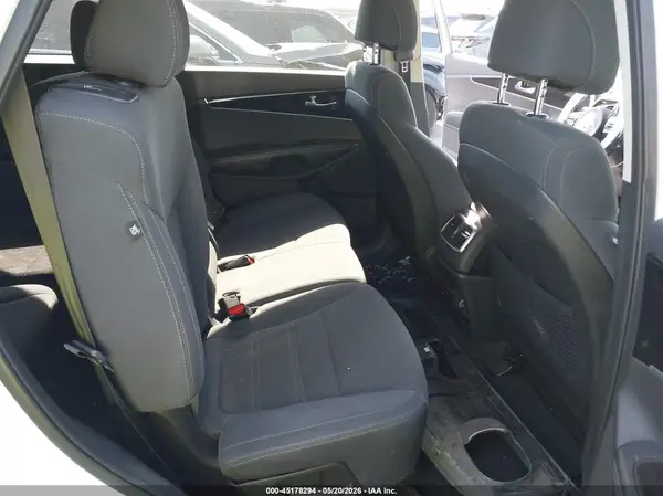 5XYPG4A54HG223577 2017 KIA SORENTO - Image 8