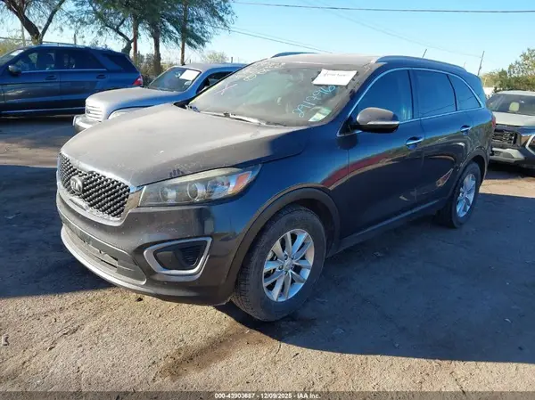 5XYPG4A54HG291796 2017 KIA SORENTO - Image 2