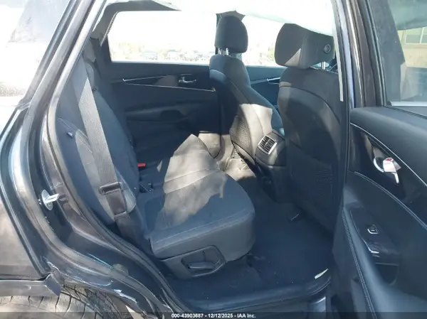 5XYPG4A54HG291796 2017 KIA SORENTO - Image 8