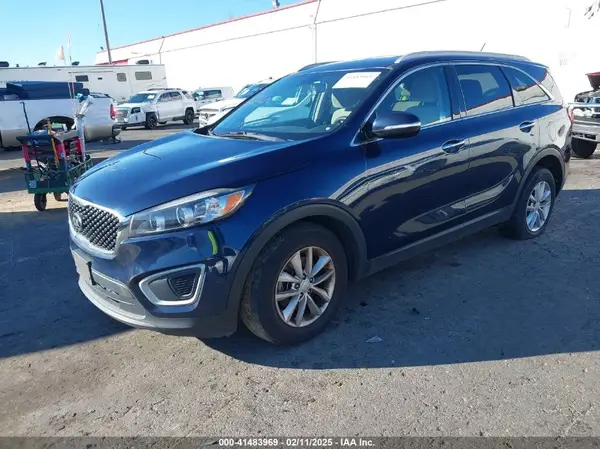 5XYPG4A54HG311769 2017 KIA SORENTO - Image 2