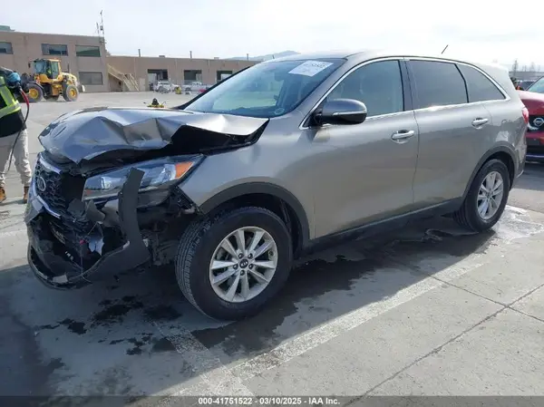 5XYPG4A54KG476373 2019 KIA SORENTO - Image 2