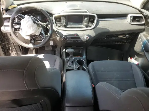 5XYPG4A54KG484263 2019 KIA SORENTO - Image 8