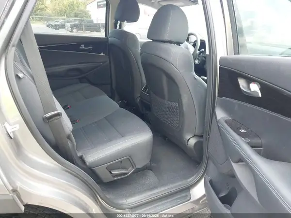 5XYPG4A54KG512708 2019 KIA SORENTO - Image 8