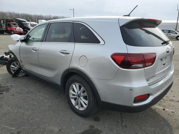 5XYPG4A54KG560502 2019 KIA SORENTO - Image 2