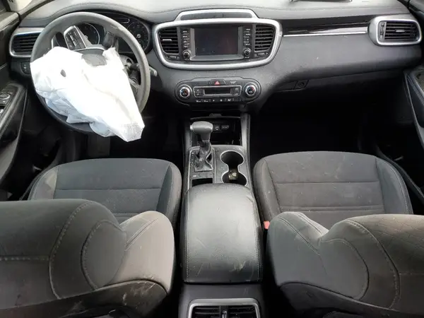 5XYPG4A54KG560502 2019 KIA SORENTO - Image 8