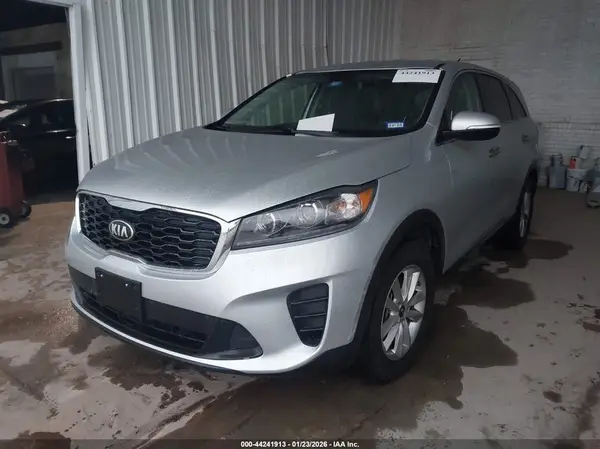 5XYPG4A54KG561083 2019 KIA SORENTO - Image 2