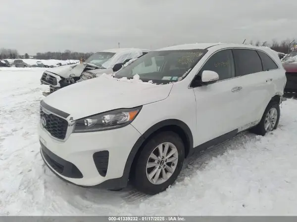 5XYPG4A54KG561519 2019 KIA SORENTO - Image 2