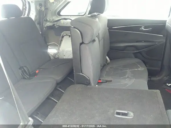 5XYPG4A54KG561519 2019 KIA SORENTO - Image 8