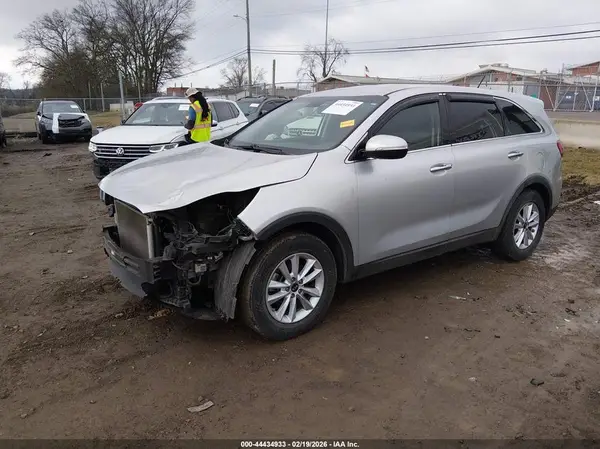 5XYPG4A54KG572374 2019 KIA SORENTO - Image 2