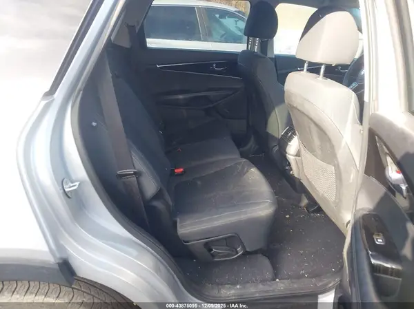 5XYPG4A54KG573203 2019 KIA SORENTO - Image 8