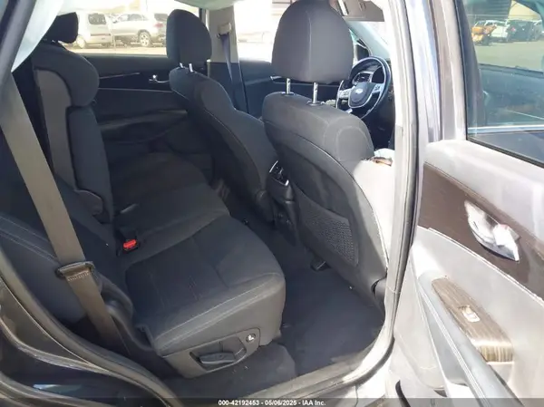 5XYPG4A54LG703207 2020 KIA SORENTO - Image 8