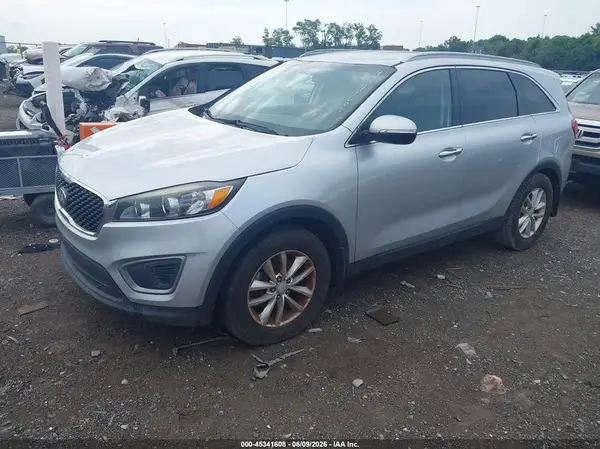 5XYPG4A55GG035388 2016 KIA SORENTO - Image 2