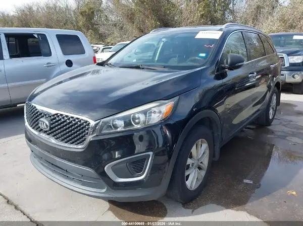 5XYPG4A55GG037884 2016 KIA SORENTO - Image 2