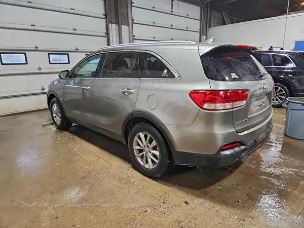 5XYPG4A55GG042048 2016 KIA SORENTO - Image 2
