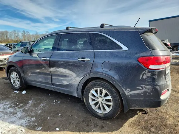 5XYPG4A55GG110199 2016 KIA SORENTO - Image 2