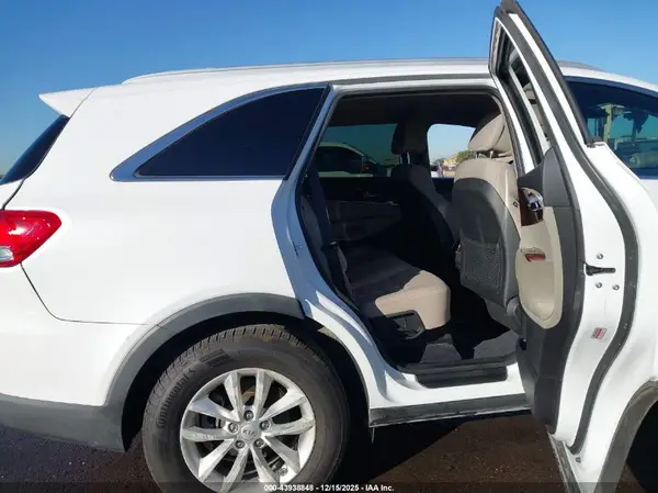 5XYPG4A55GG116147 2016 KIA SORENTO - Image 8