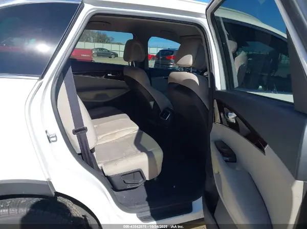 5XYPG4A55GG156759 2016 KIA SORENTO - Image 8