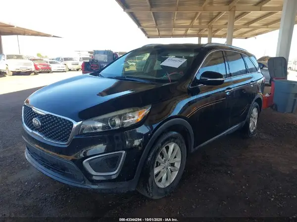 5XYPG4A55GG156776 2016 KIA SORENTO - Image 2