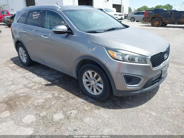 5XYPG4A55GG179359 2016 KIA SORENTO - Image 1