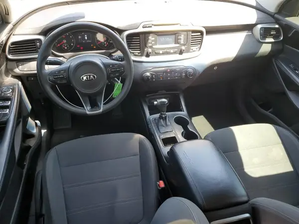 5XYPG4A55HG188578 2017 KIA SORENTO - Image 8