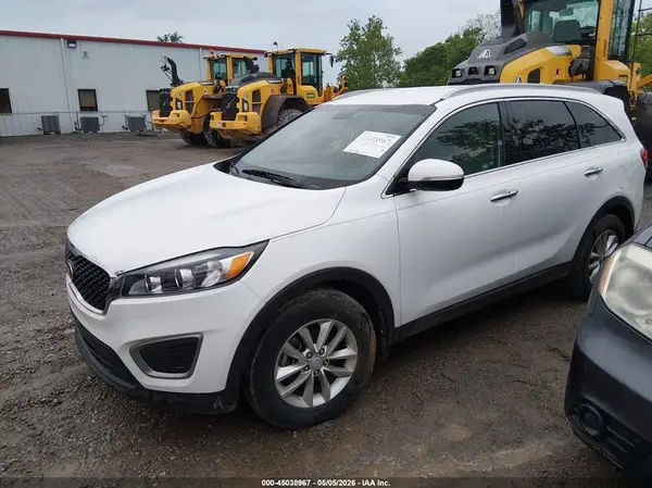 5XYPG4A55HG203077 2017 KIA SORENTO - Image 2