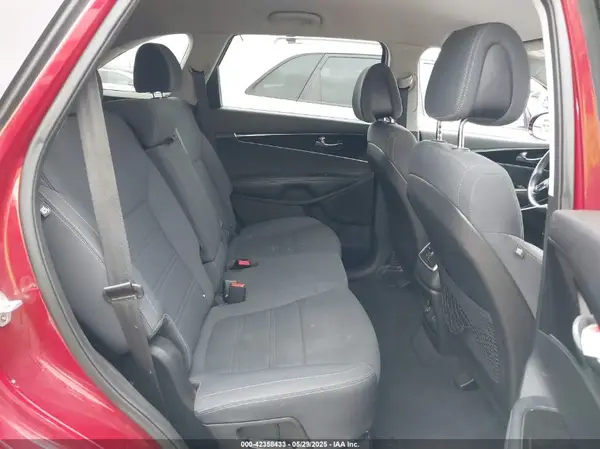 5XYPG4A55HG211180 2017 KIA SORENTO - Image 8