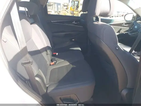 5XYPG4A55HG213558 2017 KIA SORENTO - Image 8