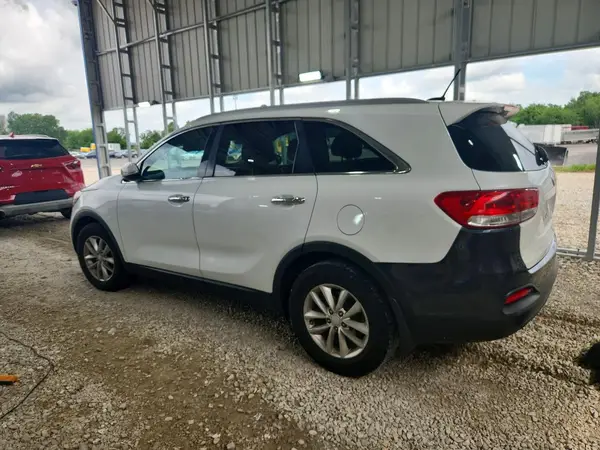 5XYPG4A55HG217741 2017 KIA SORENTO - Image 2