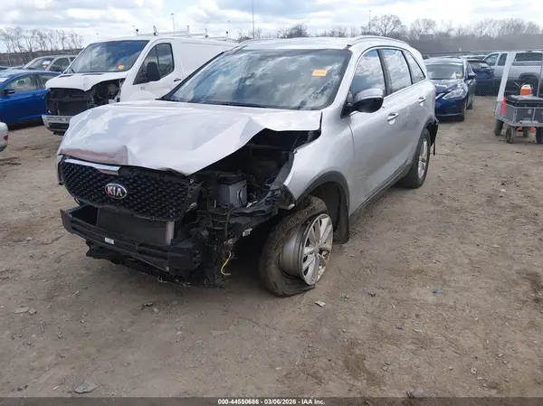 5XYPG4A55HG227038 2017 KIA SORENTO - Image 2