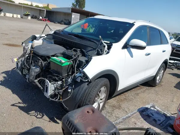 5XYPG4A55HG250268 2017 KIA SORENTO - Image 2