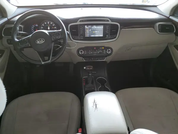5XYPG4A55HG302482 2017 KIA SORENTO - Image 8