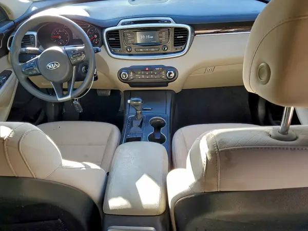 5XYPG4A55HG304829 2017 KIA SORENTO - Image 8