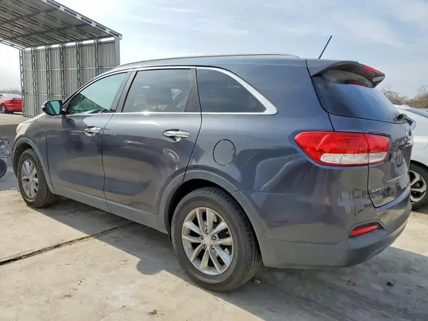 5XYPG4A55HG323011 2017 KIA SORENTO - Image 2