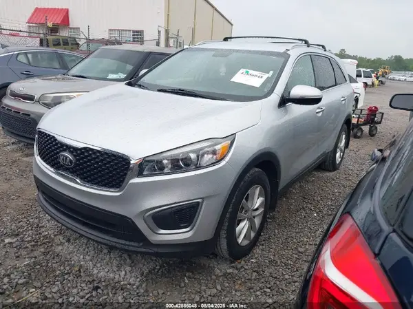 5XYPG4A55HG329472 2017 KIA SORENTO - Image 2