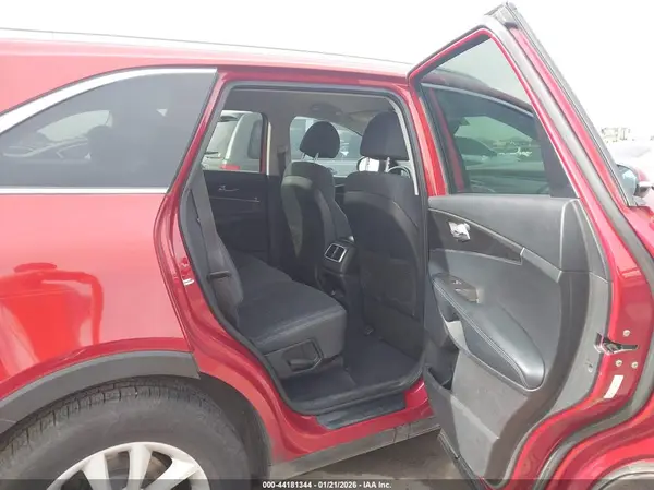 5XYPG4A55JG346391 2018 KIA SORENTO - Image 8
