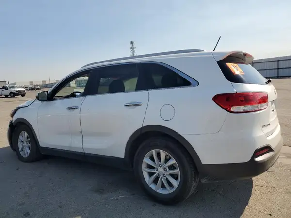 5XYPG4A55JG351154 2018 KIA SORENTO - Image 2