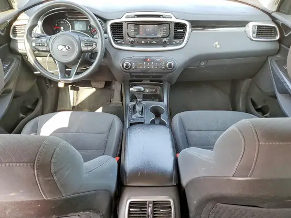5XYPG4A55JG351770 2018 KIA SORENTO - Image 8